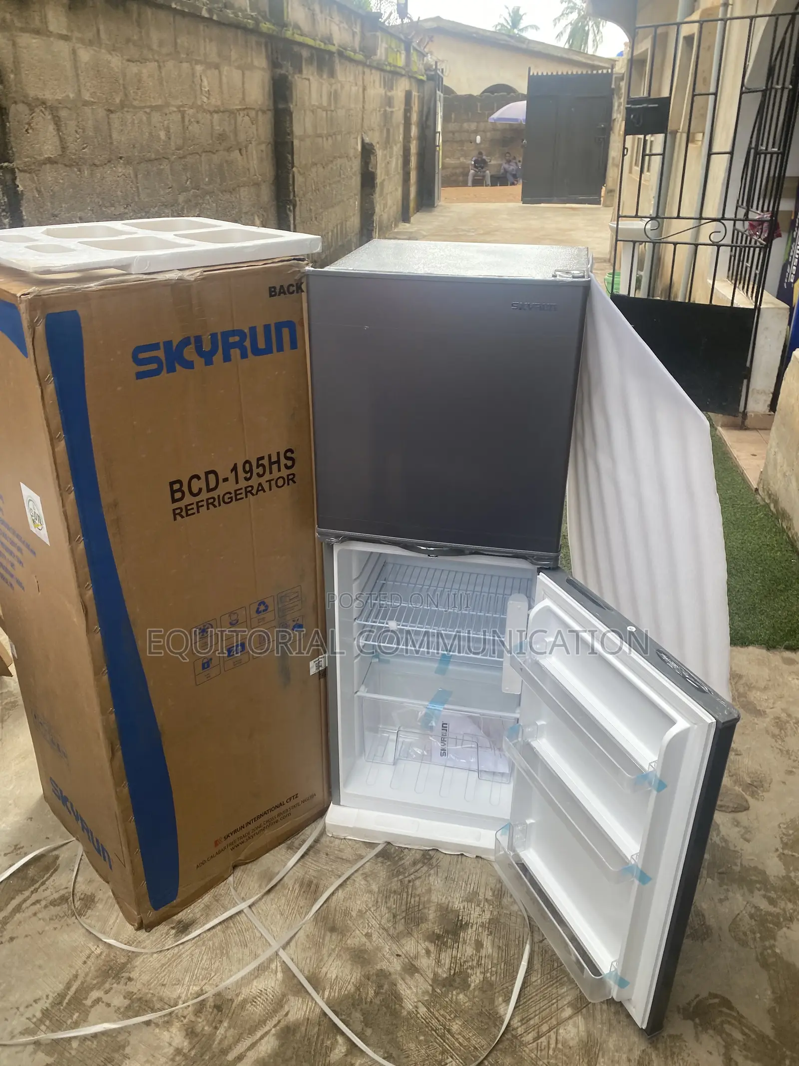 Skyrun BCD-195hs Home Beverage Fridge 195l Top Freezer