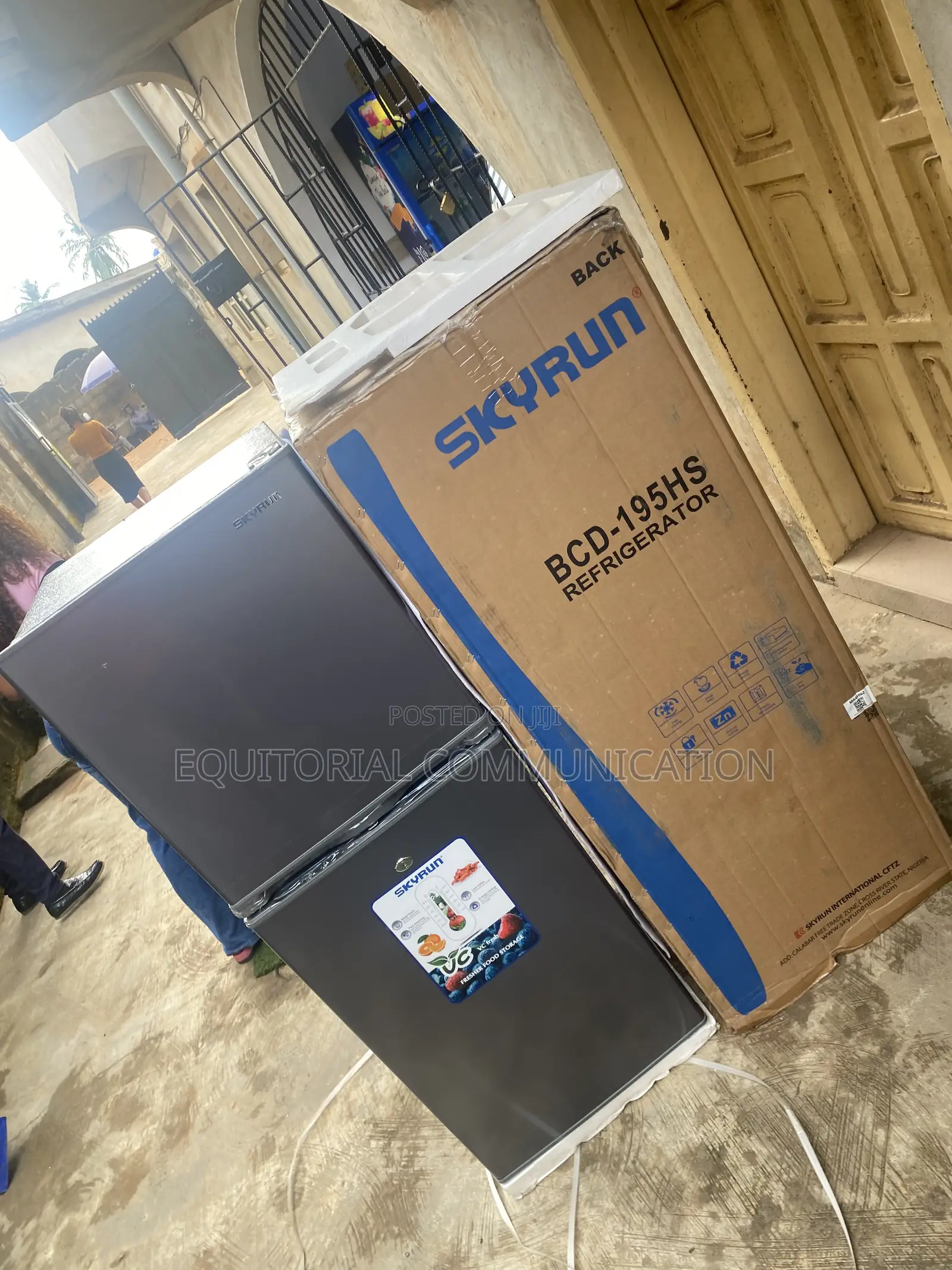 Skyrun BCD-195hs Home Beverage Fridge 195l Top Freezer