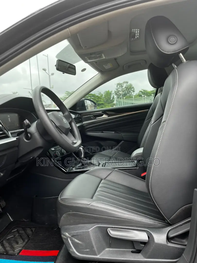 Volkswagen Passat 2022 Black