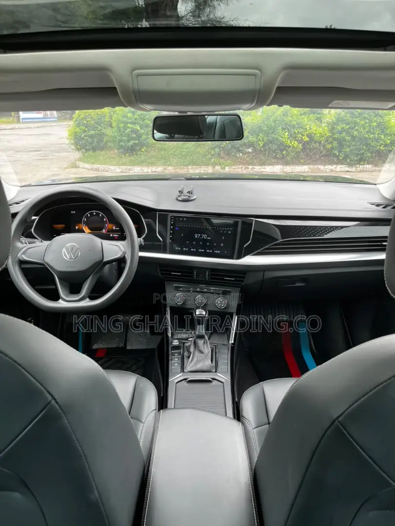 Volkswagen Passat 2022 Black