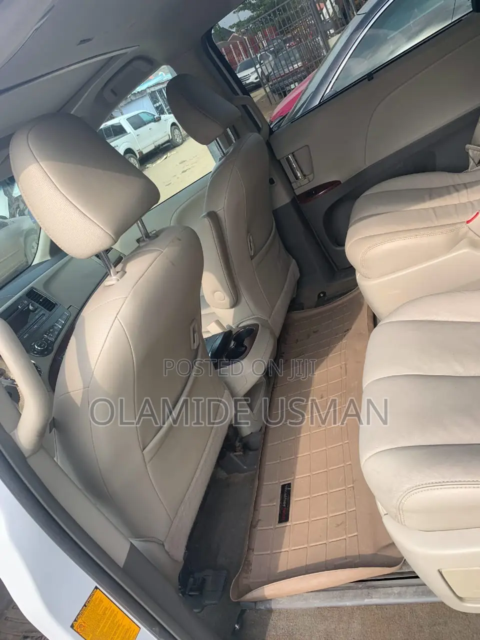 Toyota Sienna XLE 7-Passenger 4dr Minivan AWD (3.5L 6cyl 6A) 2014 White