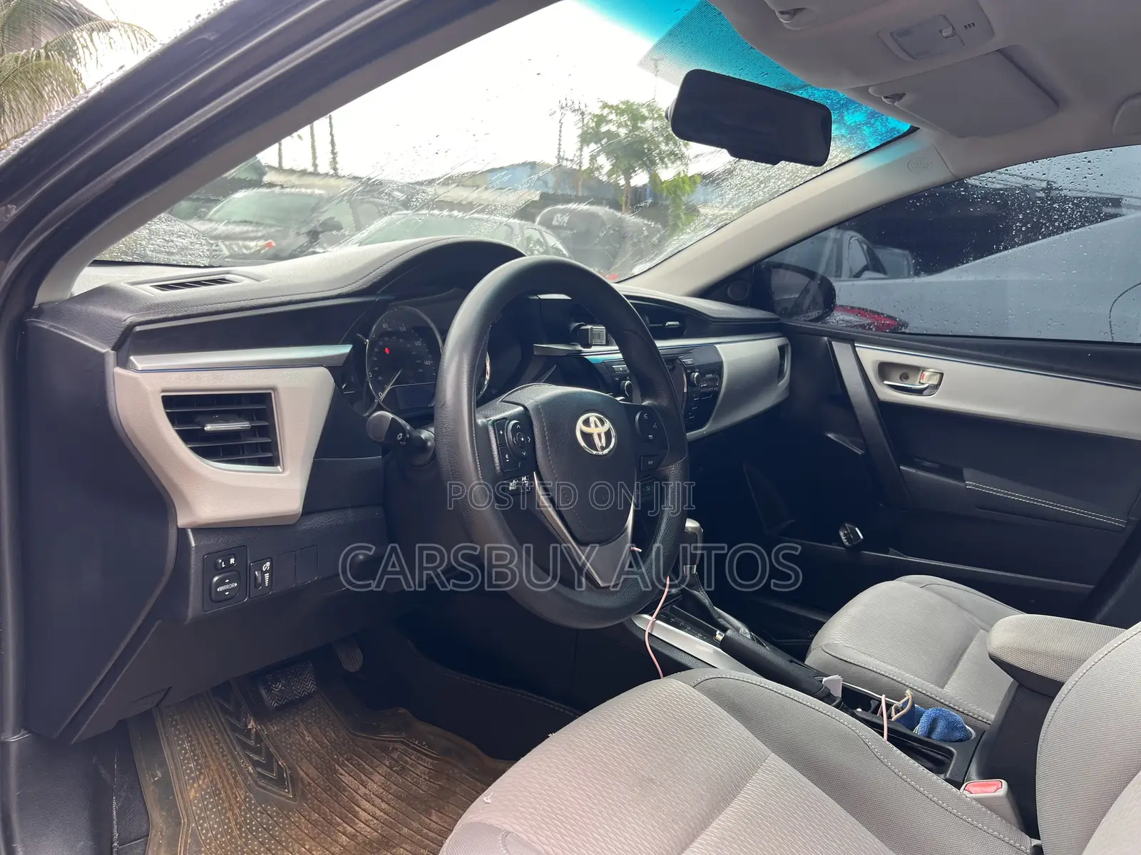 Toyota Corolla LE 4dr Sedan (1.8L 4cyl CVT) 2015 Gray