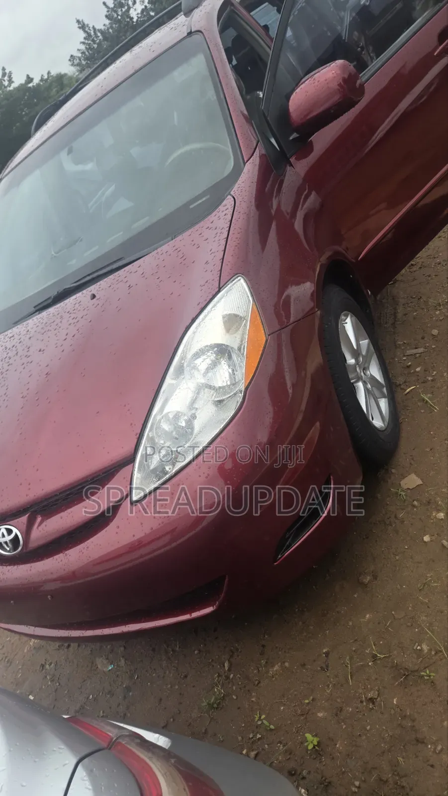 Toyota Sienna 2009 Red