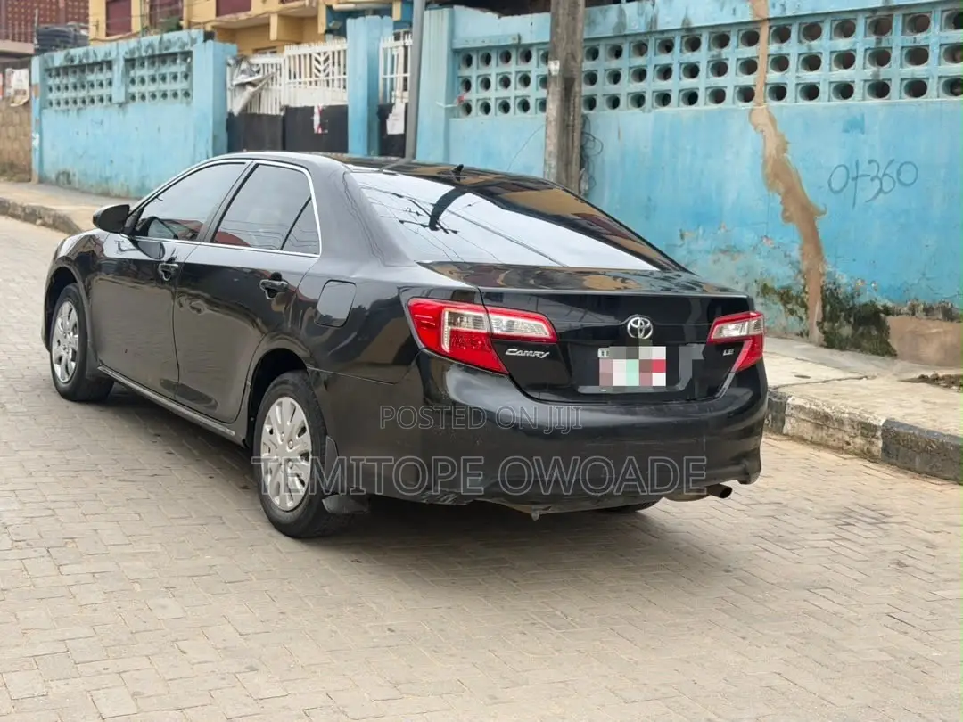 Toyota Camry LE 4dr Sedan (2.5L 4cyl 6A) 2012 Black