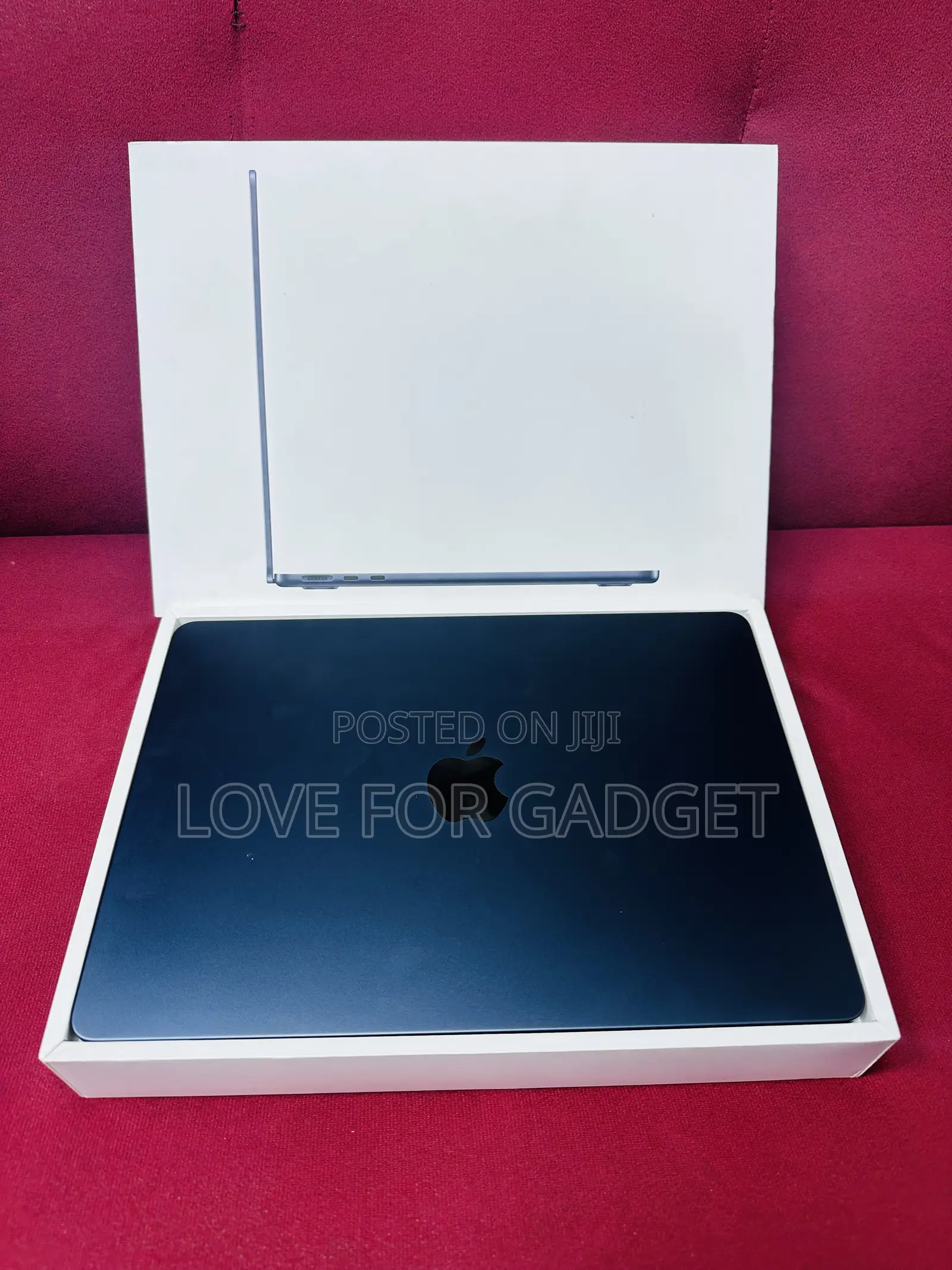 Laptop Apple MacBook Air 2022 M2 8GB Apple M2 SSD 256GB