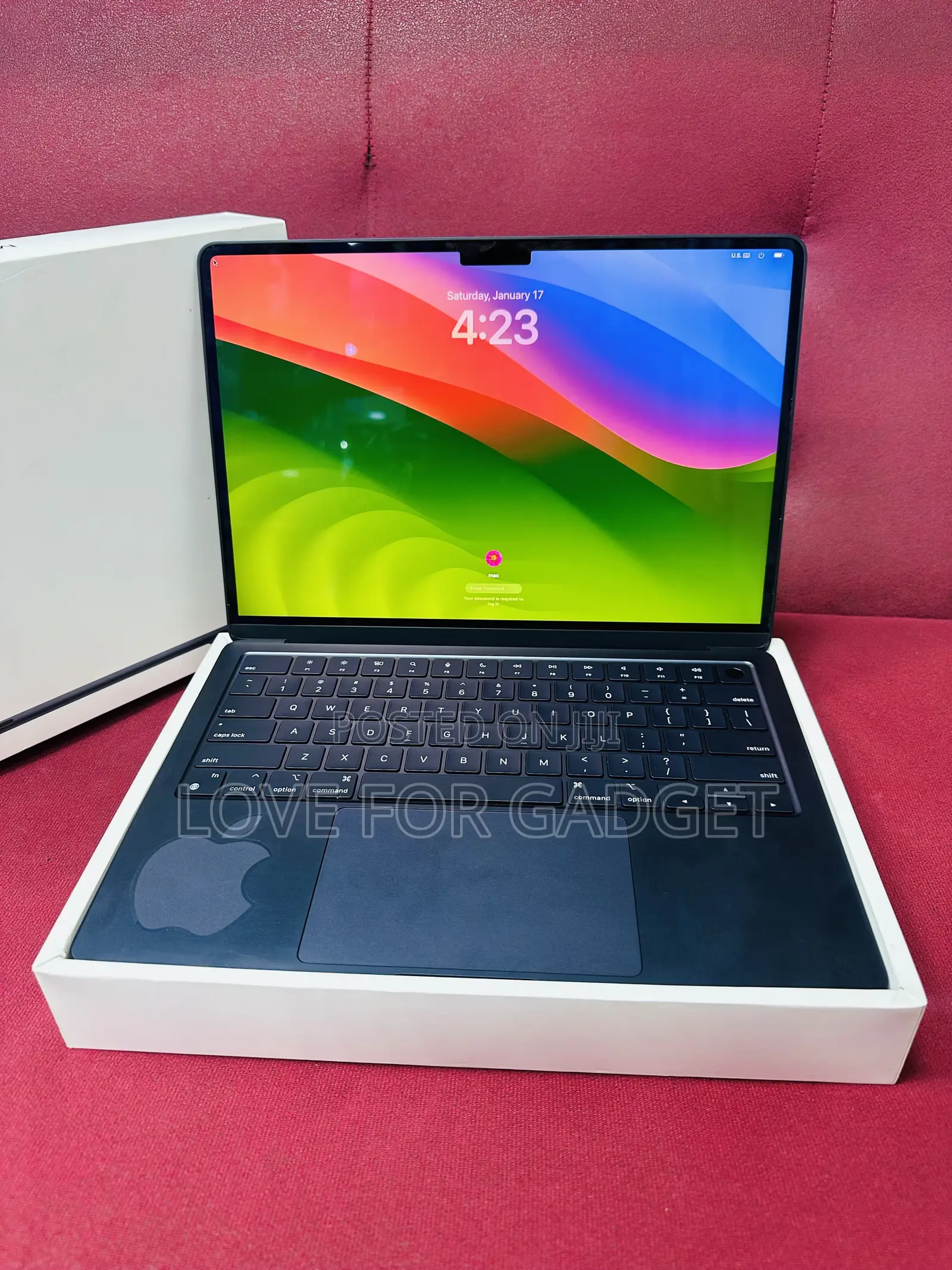 Laptop Apple MacBook Air 2022 M2 8GB Apple M2 SSD 256GB
