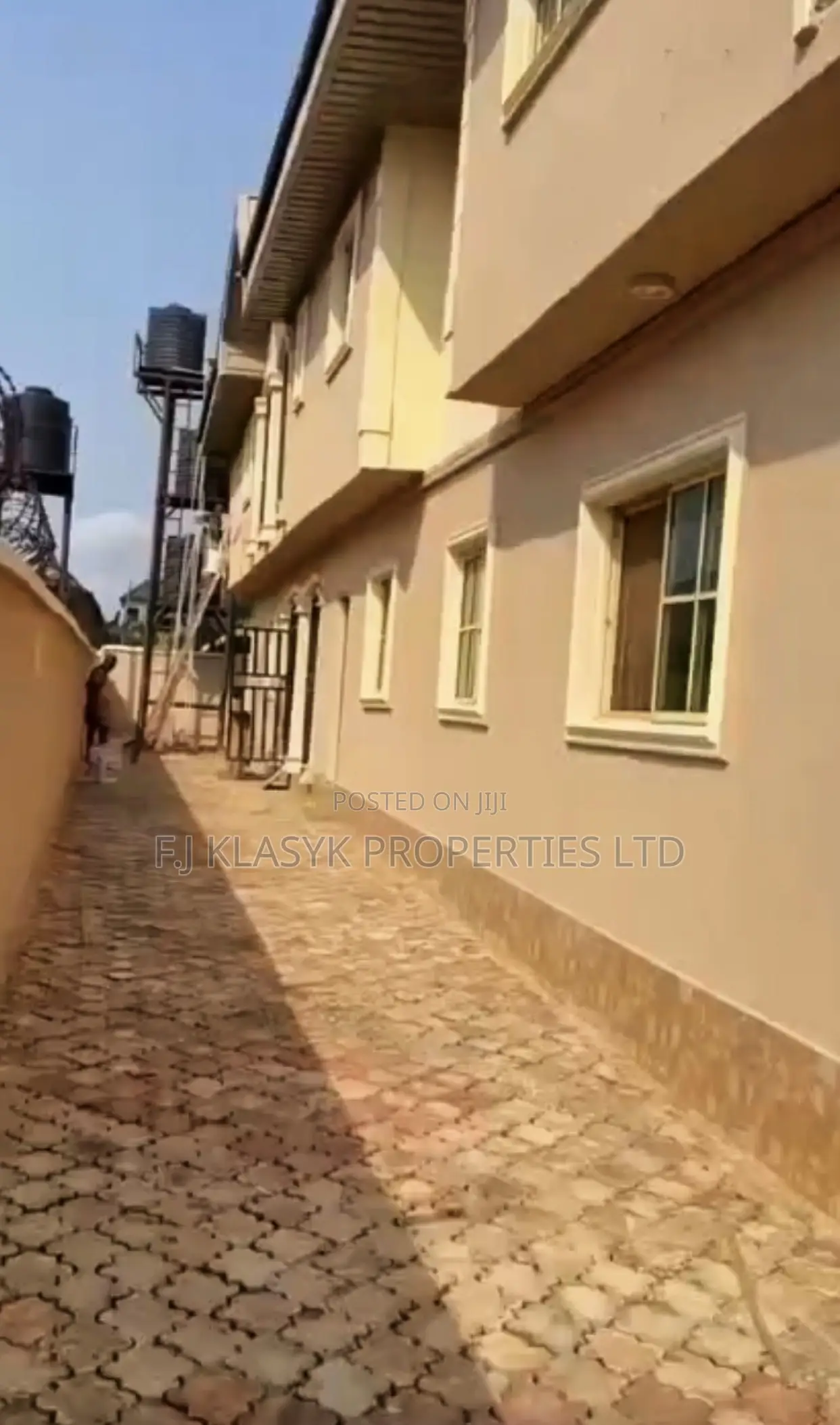 3bdrm Block of Flats in Benin City for sale