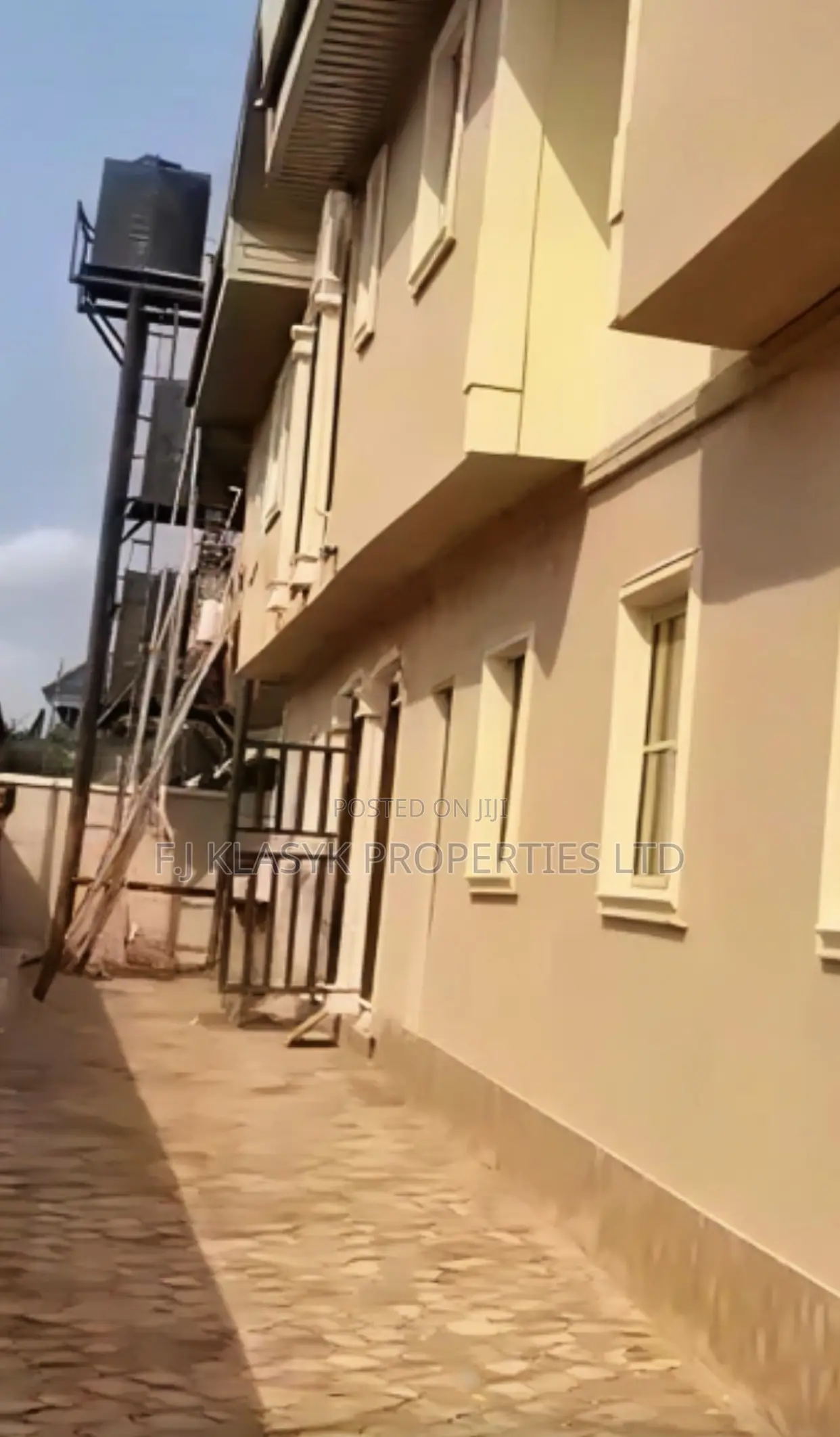 3bdrm Block of Flats in Benin City for sale