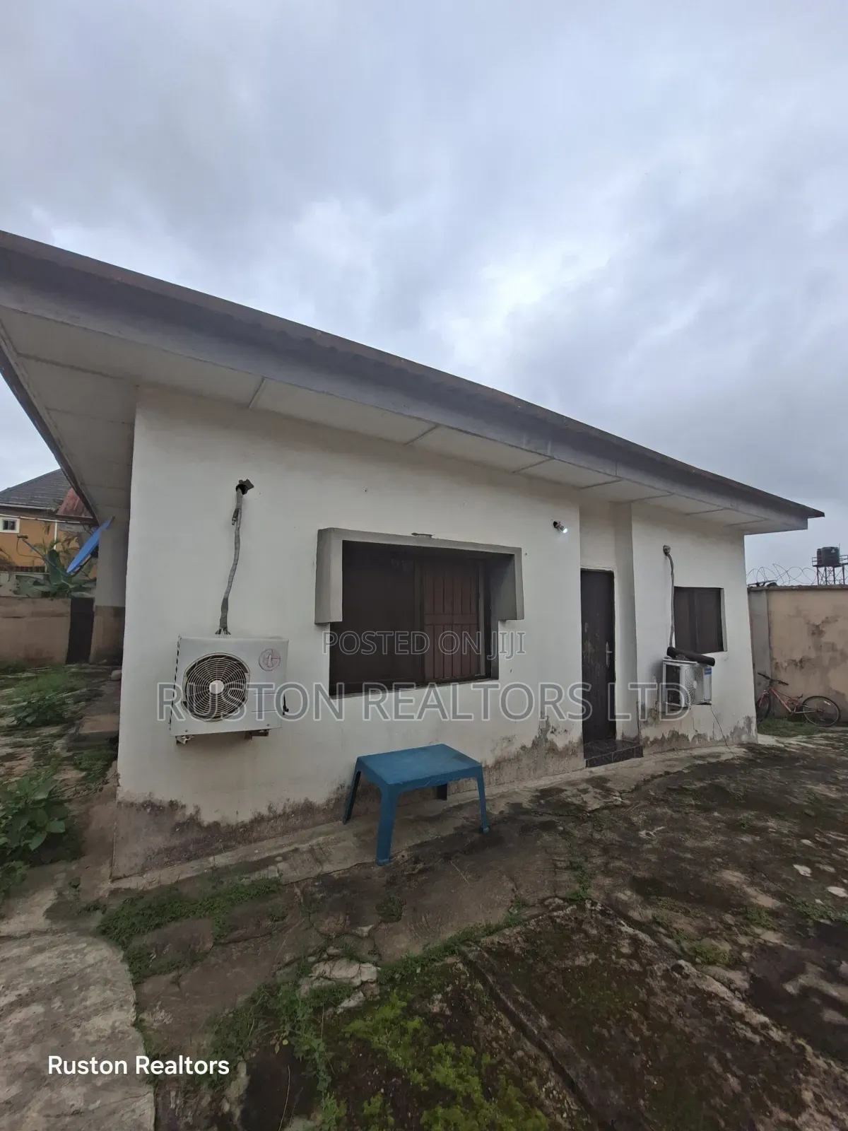 6bdrm House in Agodi for sale