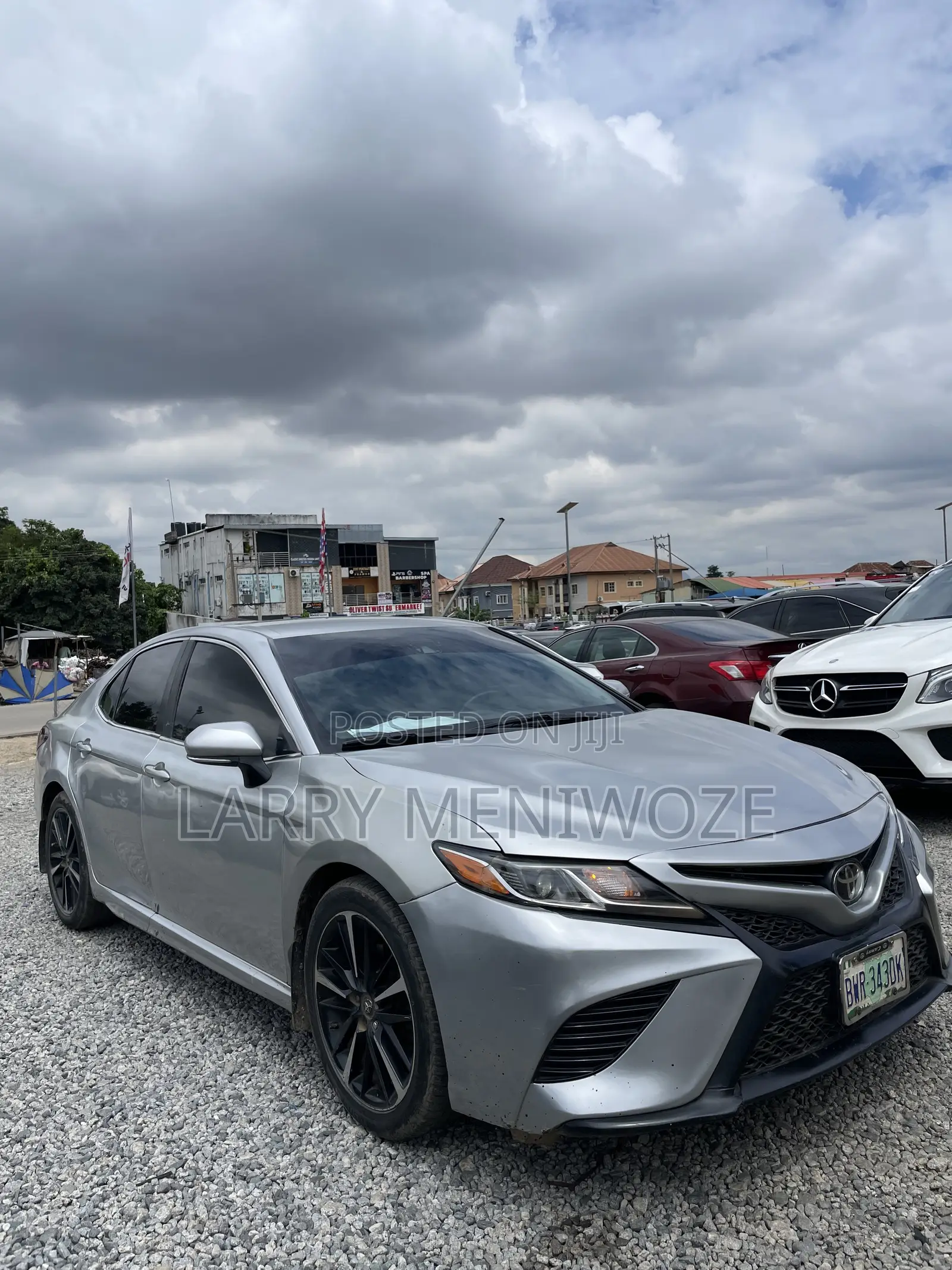 Toyota Camry SE FWD (2.5L 4cyl 8AM) 2018 Silver