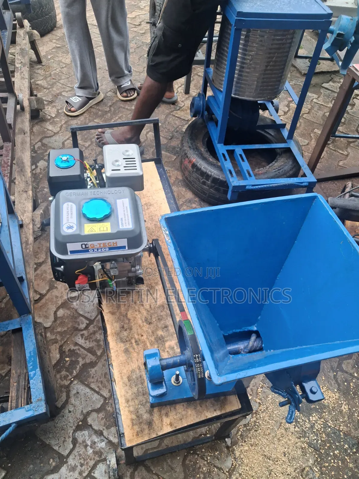 Single Bucket Grinding Machine for All Grinding Purposes