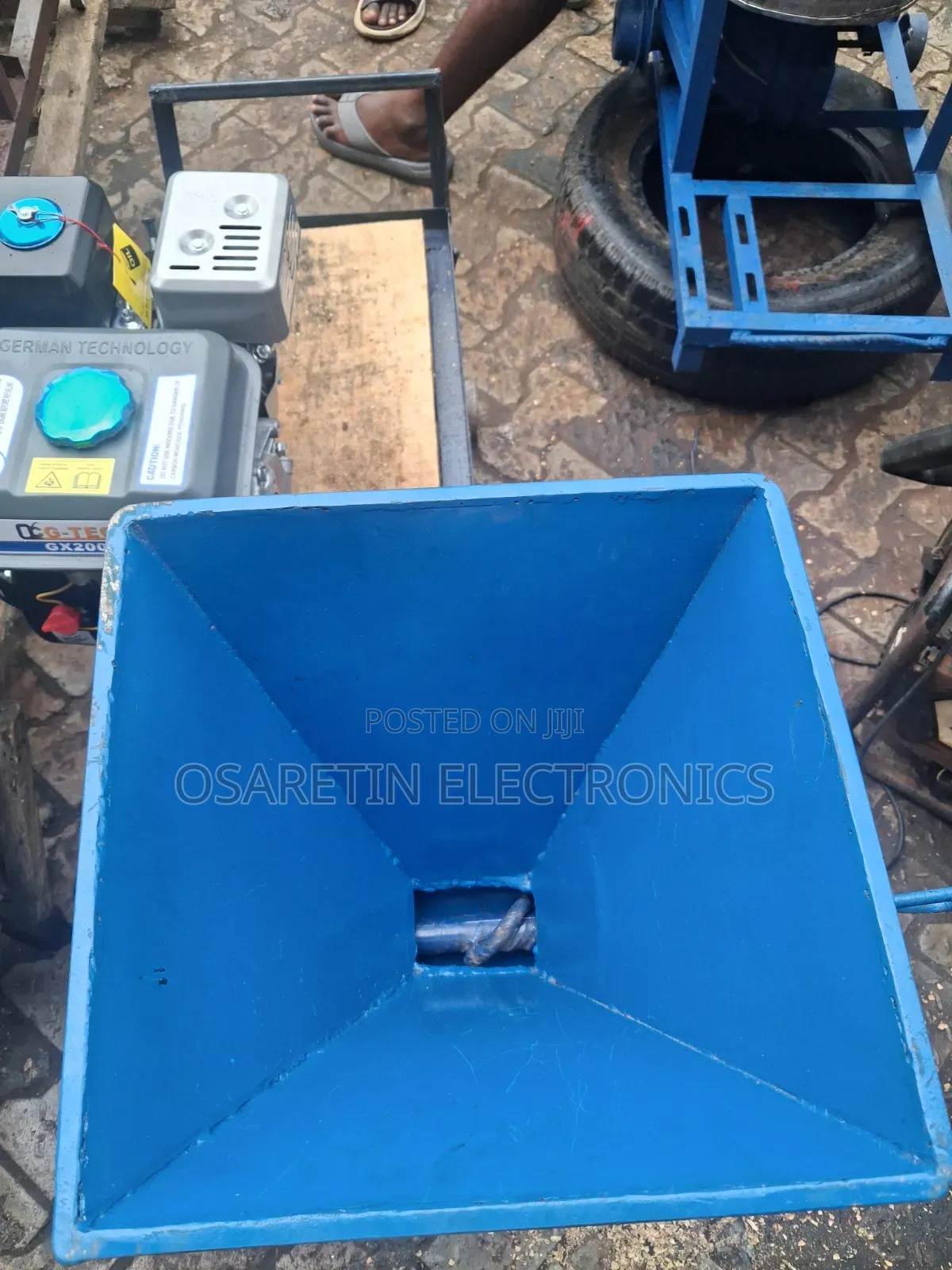 Single Bucket Grinding Machine for All Grinding Purposes