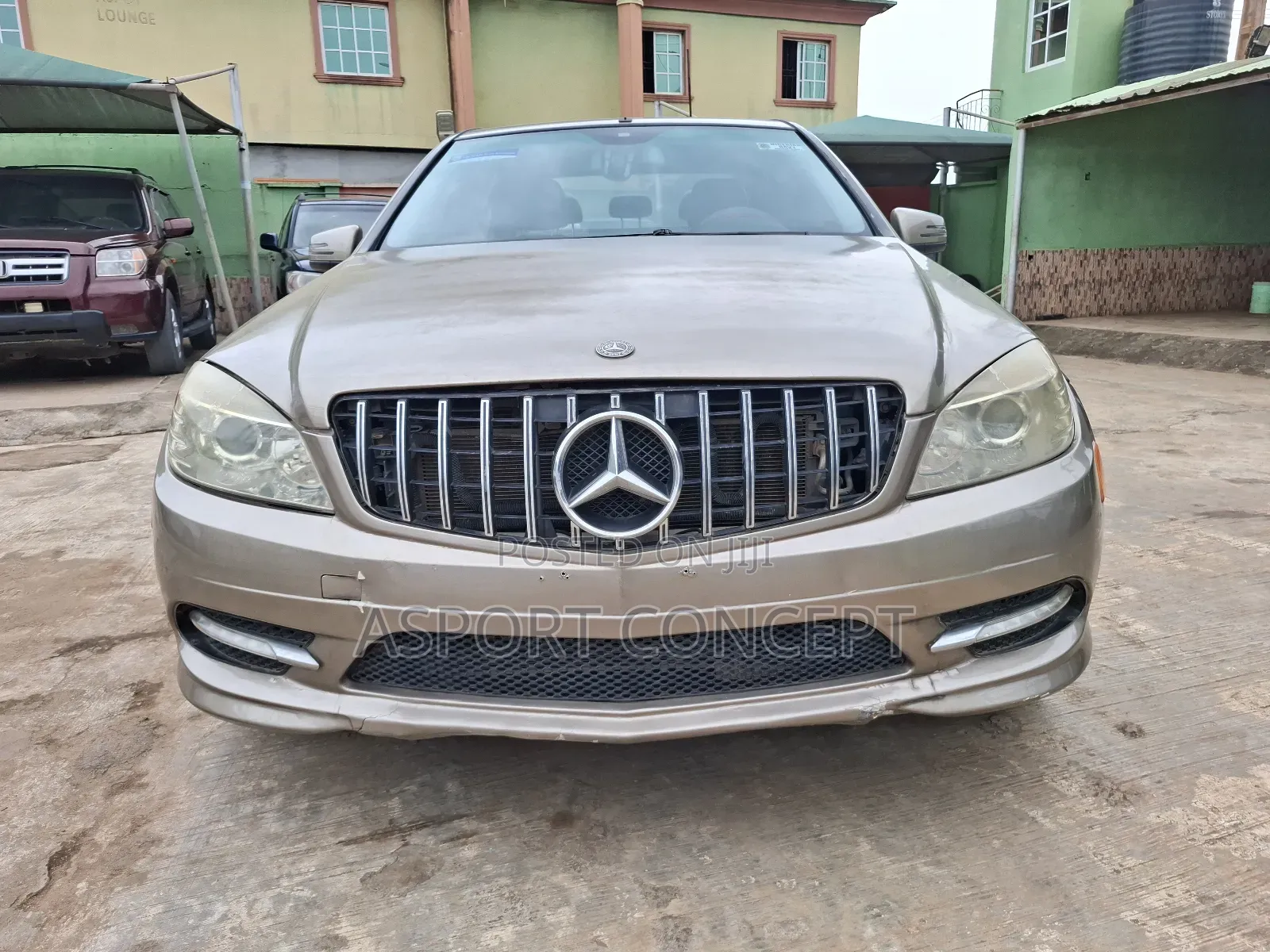 Mercedes-Benz C300 Luxury Sedan AWD (3.0L 6cyl 7A) 2008 Gold