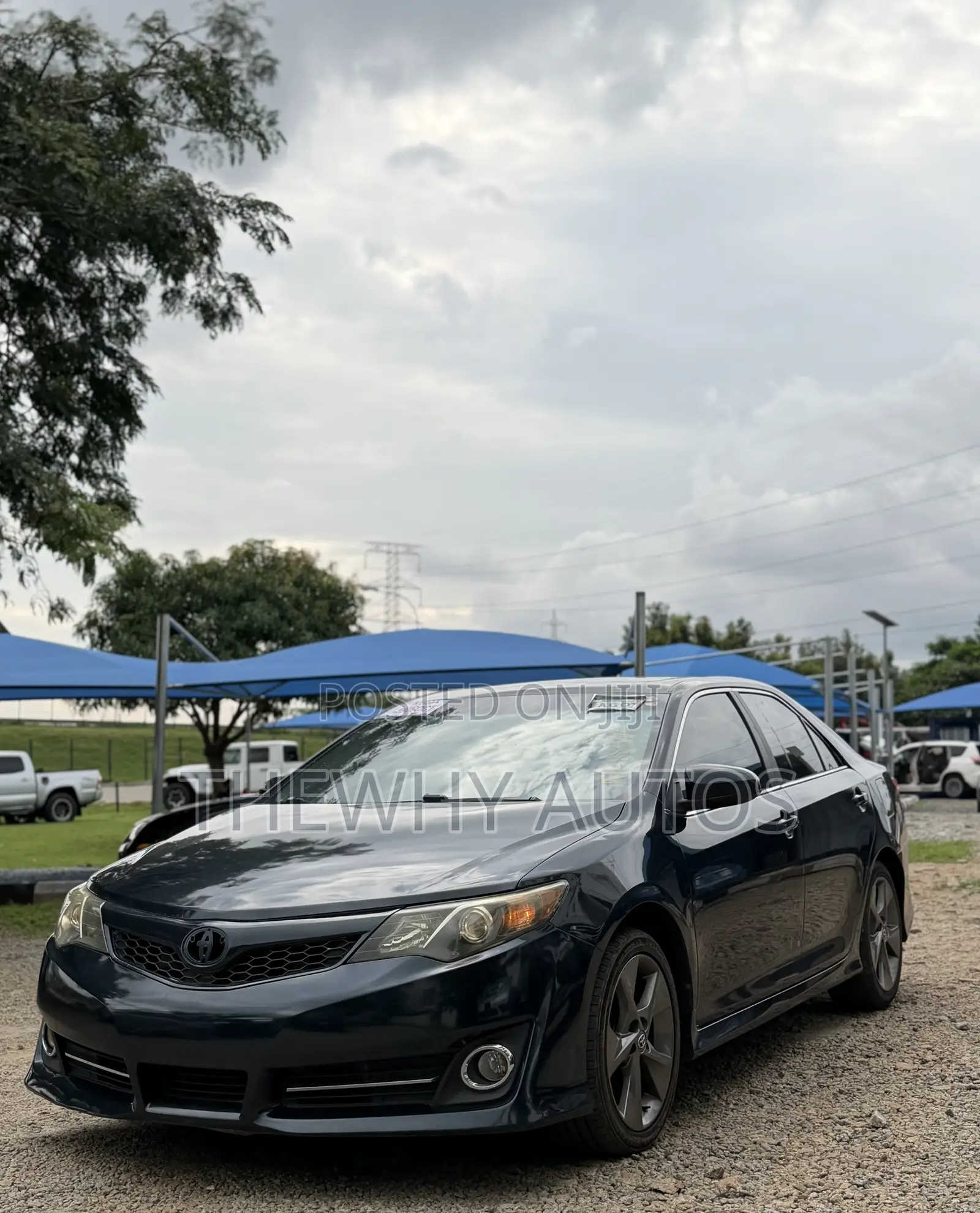 Toyota Camry SE V6 4dr Sedan (3.5L 6cyl 6A) 2013 Blue
