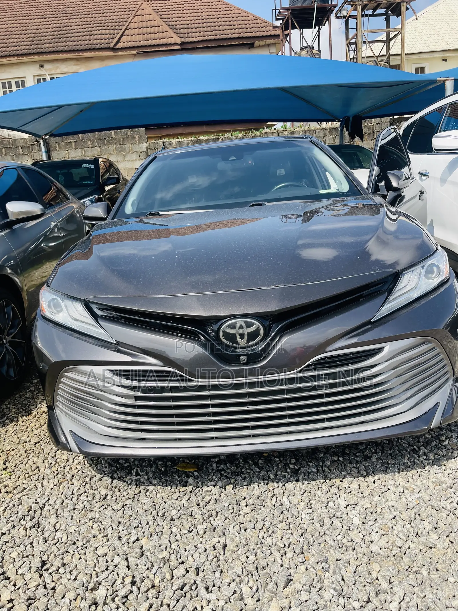 Toyota Camry XLE FWD (2.5L 4cyl 8AM) 2018 Silver