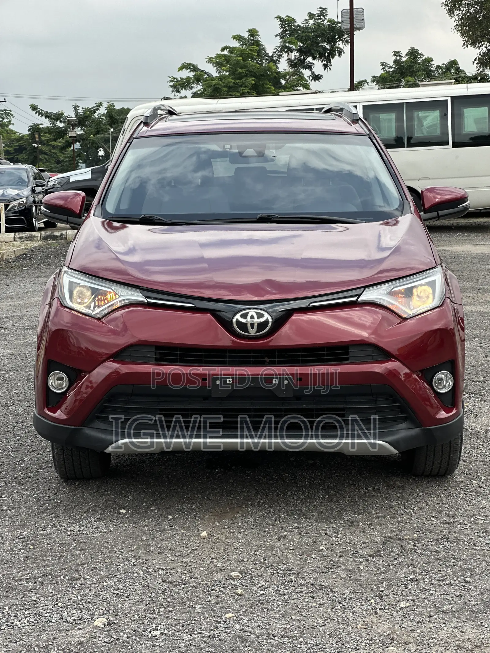 Toyota RAV4 XLE 4dr SUV AWD (2.5L 4cyl 6A) 2018 Maroon