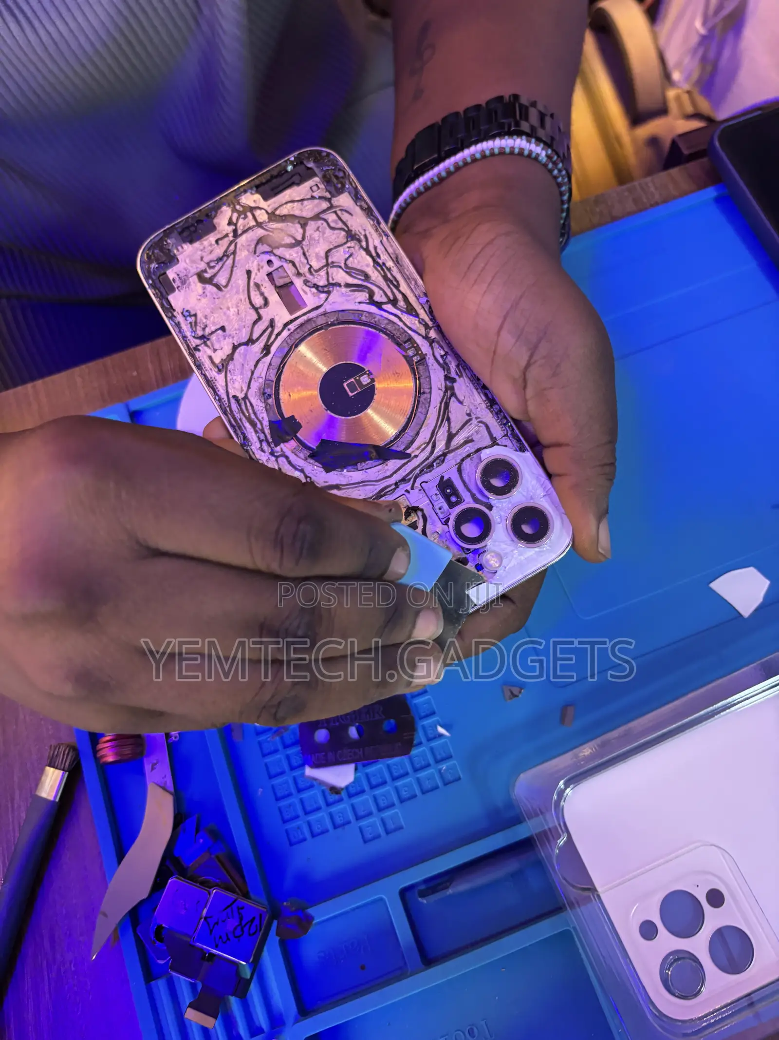 iPhone,Samsung,Google Pixel,iwatch and JBL Repair