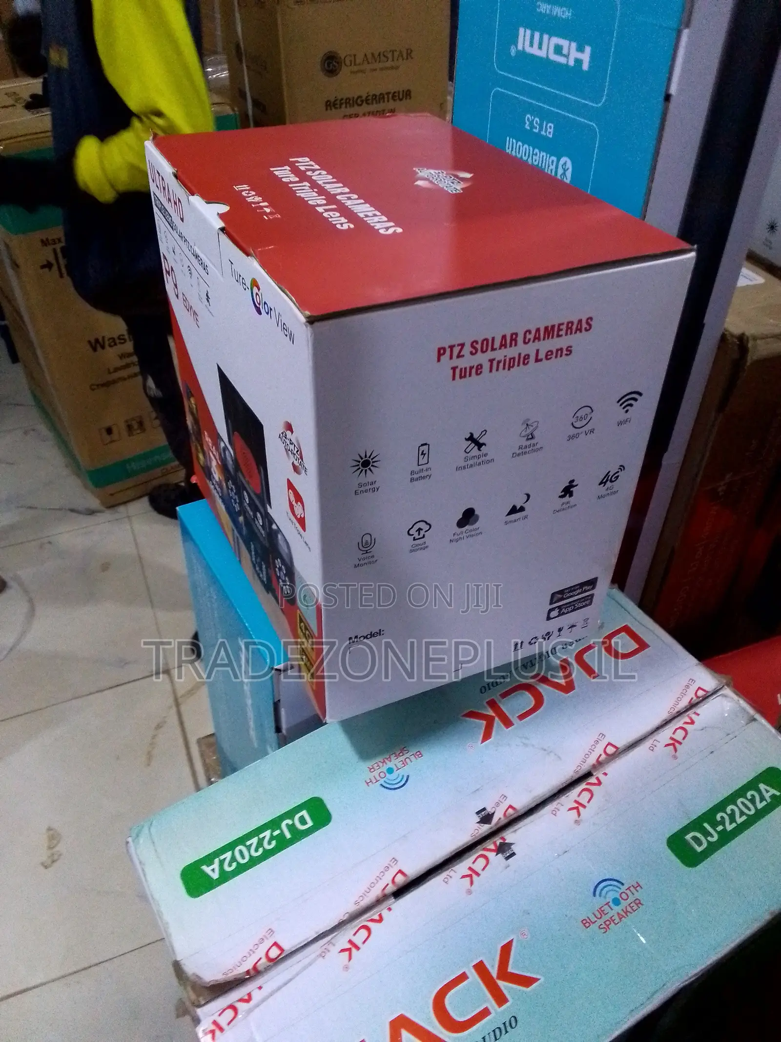 Solar PTZ Security Camera With Ultra HD Vision