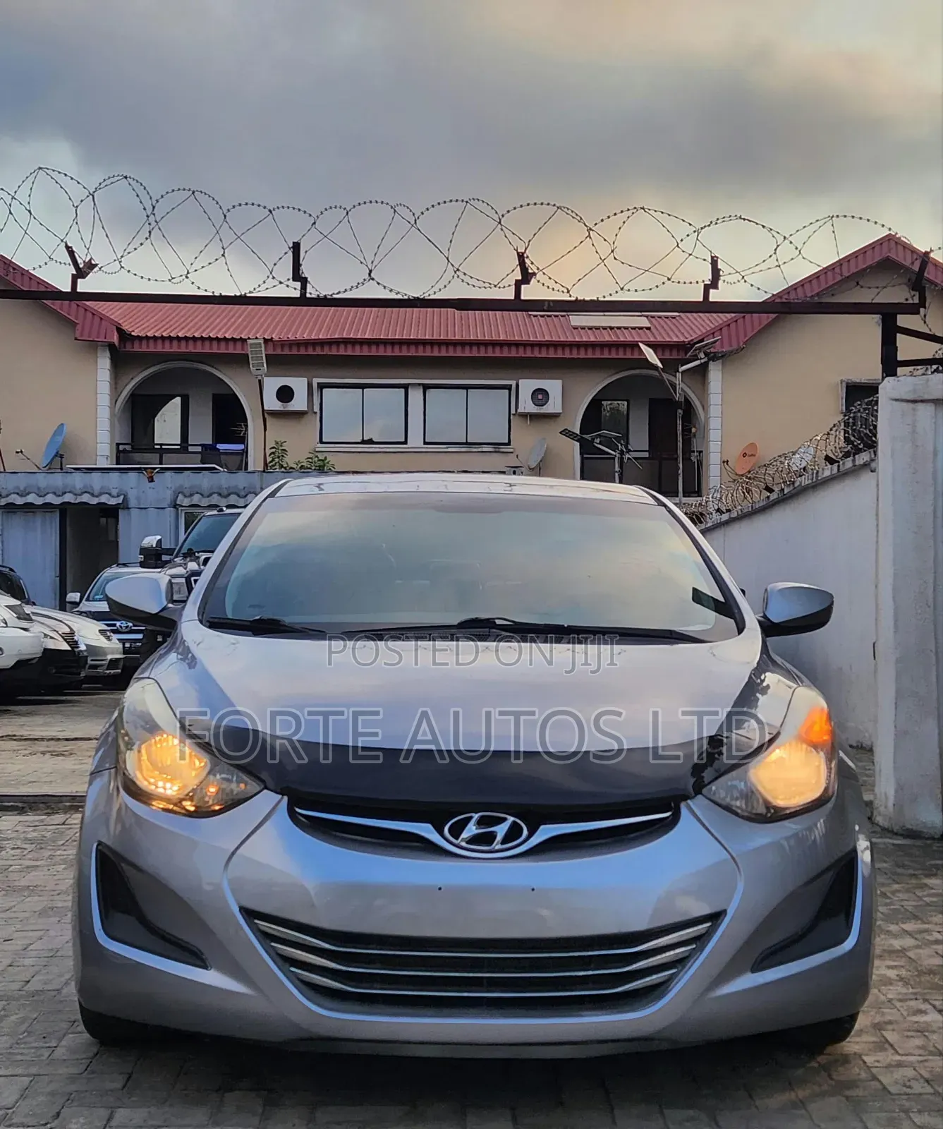 Hyundai Elantra Limited 4dr Sedan (1.8L 4cyl 6A) 2014 Gray