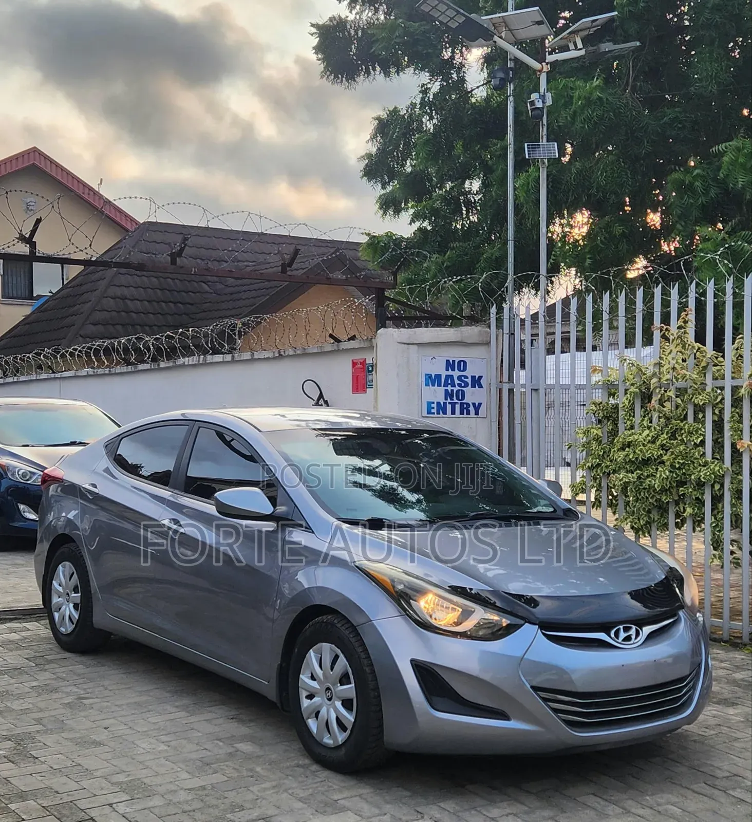Hyundai Elantra Limited 4dr Sedan (1.8L 4cyl 6A) 2014 Gray