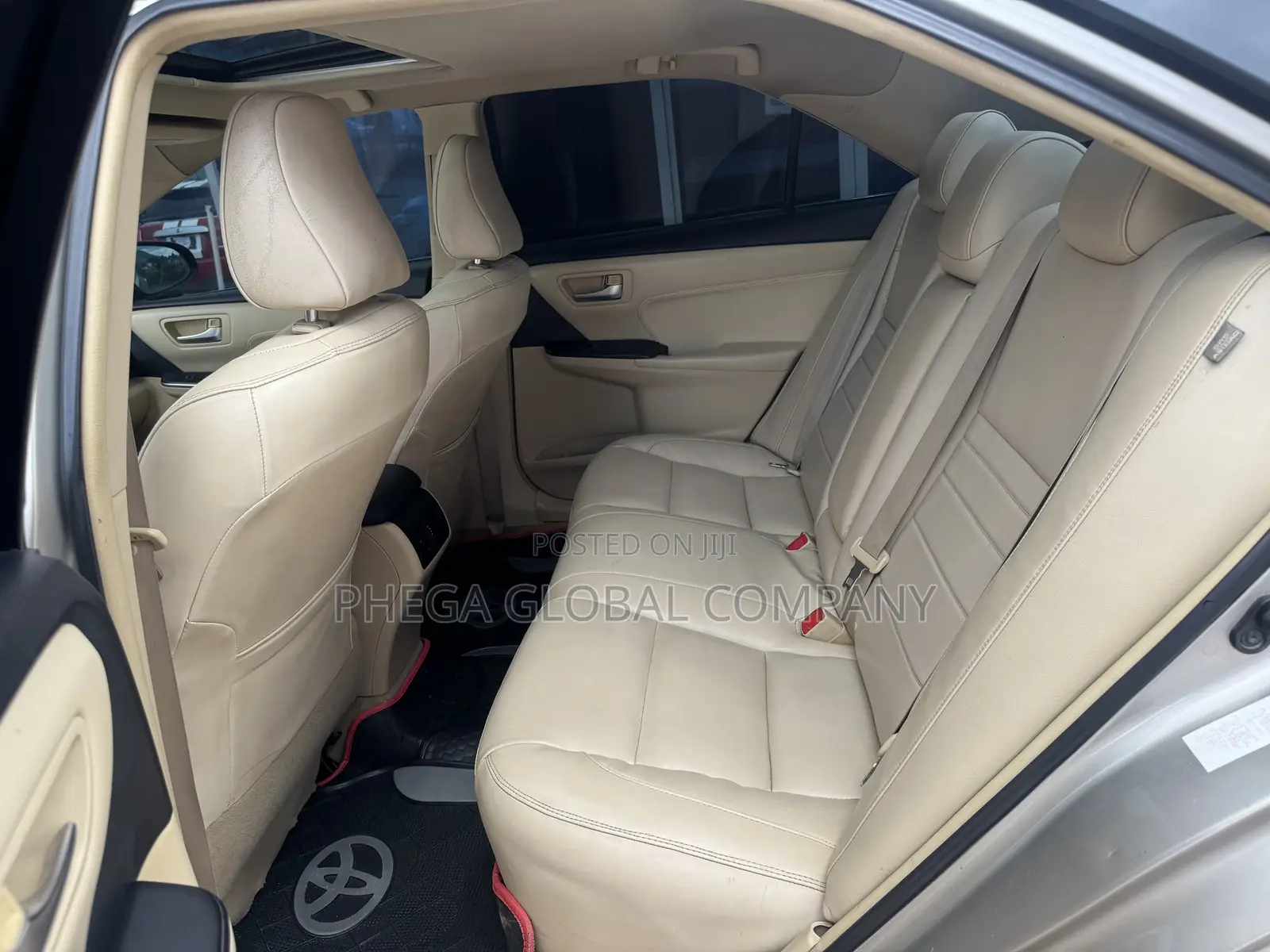 Toyota Camry XLE 4dr Sedan (3.5L 6cyl 6A) 2015 Gold