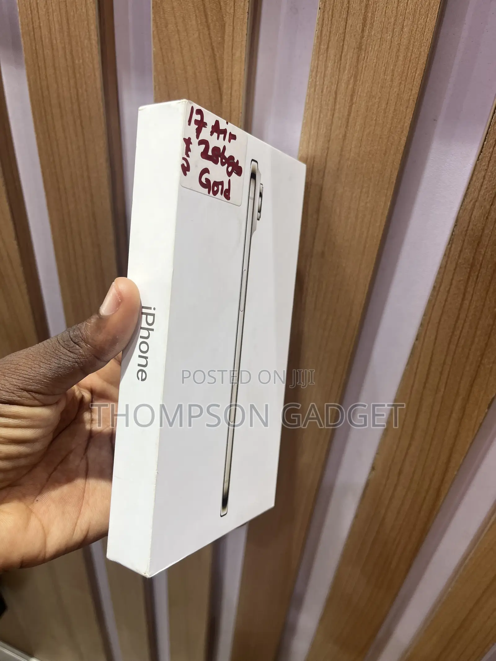 New Apple iPhone Air 256 GB Gold