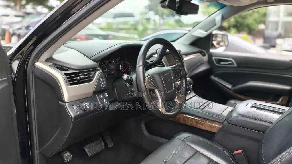GMC Yukon Denali 4x4 2016 Black
