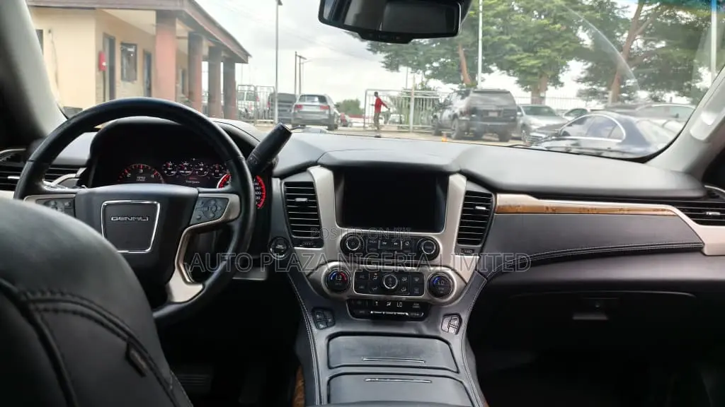 GMC Yukon Denali 4x4 2016 Black
