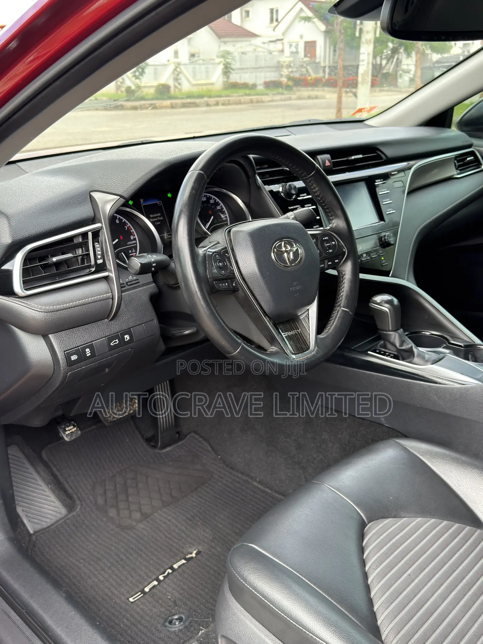 Toyota Camry SE FWD (2.5L 4cyl 8AM) 2018 Burgundy