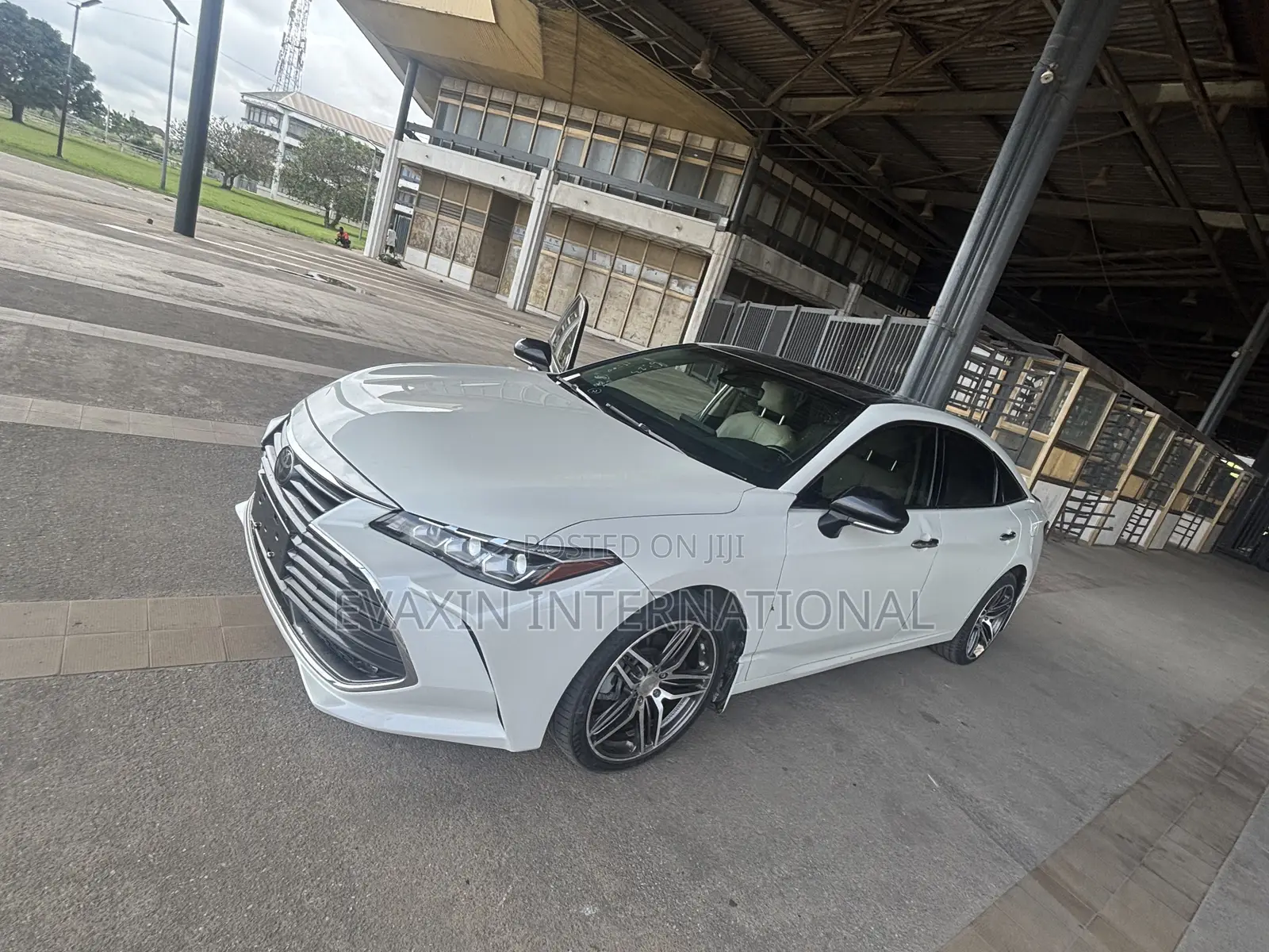 Toyota Avalon 2021 White