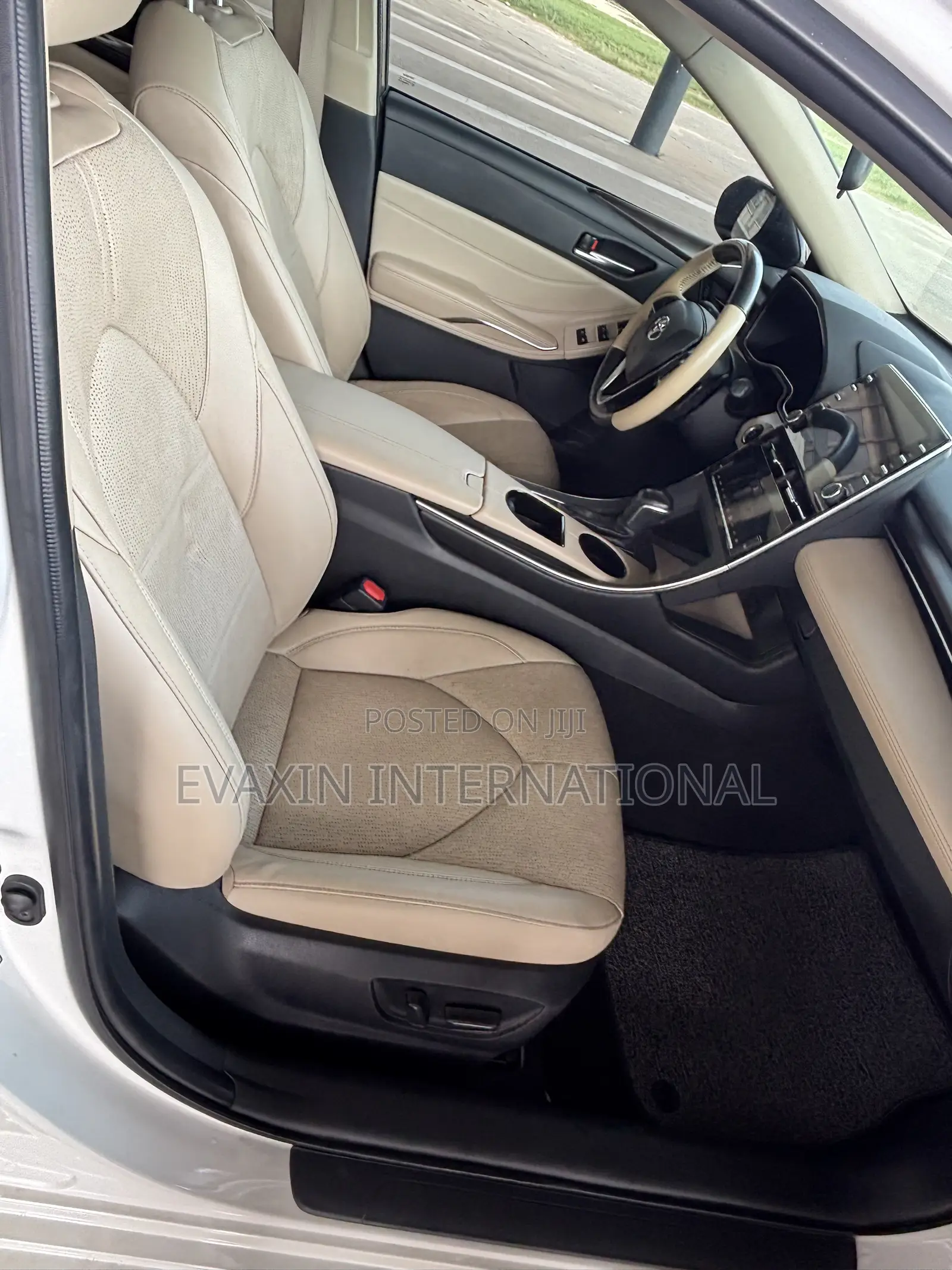 Toyota Avalon 2021 White