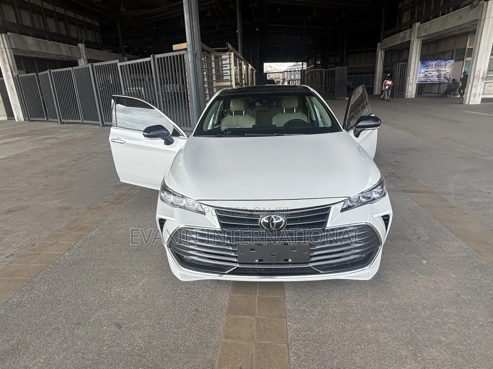 Toyota Avalon 2021 White