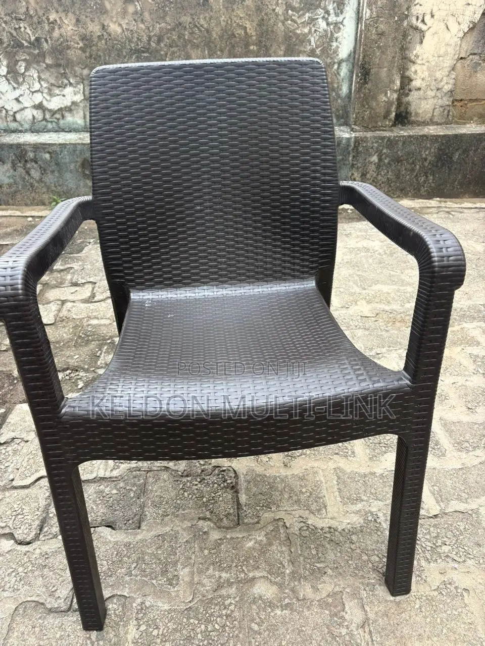 Plastic Outdoor Garden Set of Chairs and Table