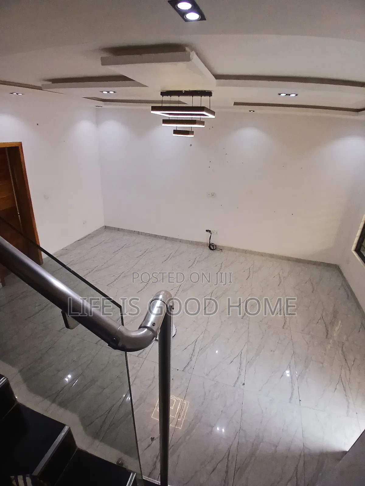 4bdrm Duplex in Lcc Close, Chevron for rent
