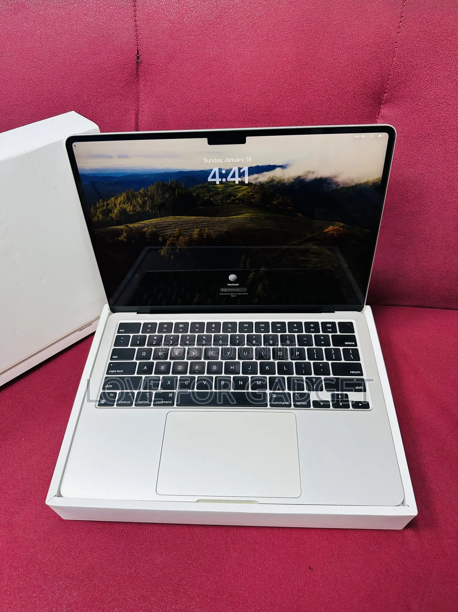Laptop Apple MacBook Air 2022 M2 8GB Apple M2 SSD 256GB