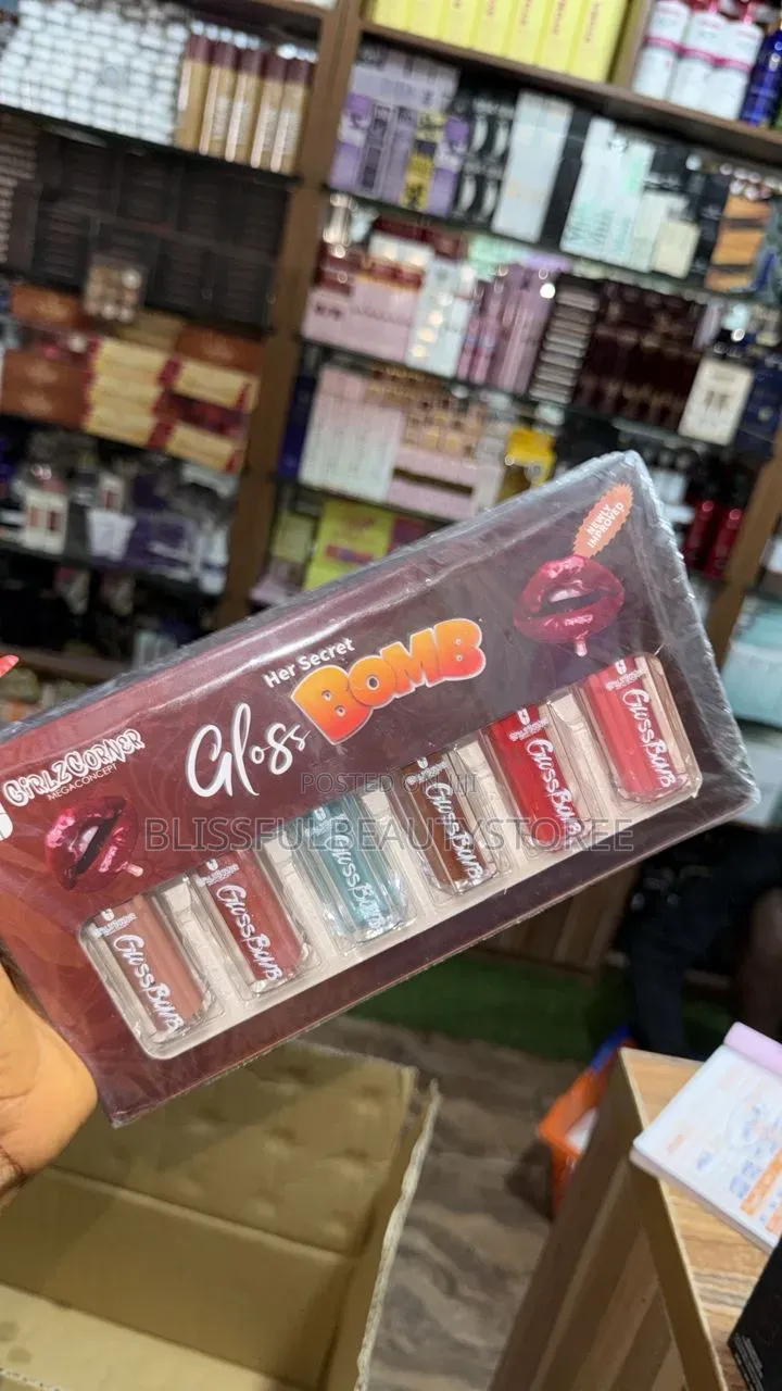 Her Secret Gloss Bomb