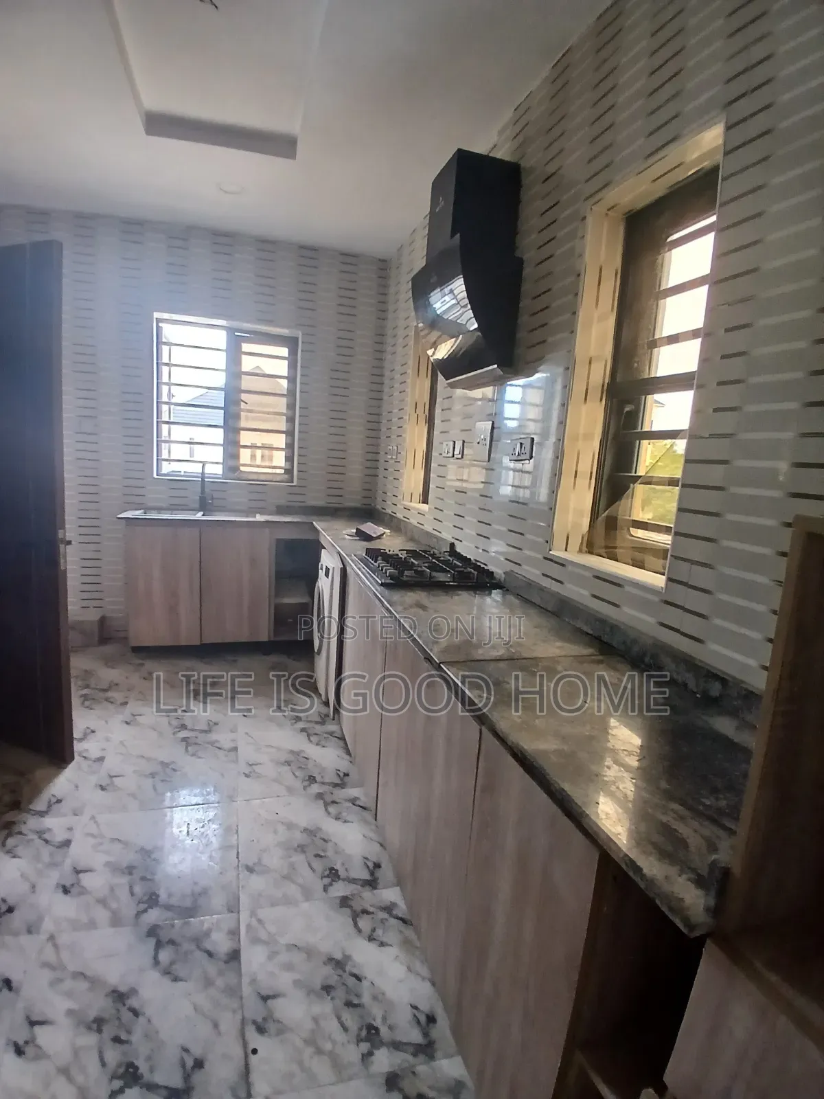 3bdrm Duplex in Llc Estate, Chevron for rent