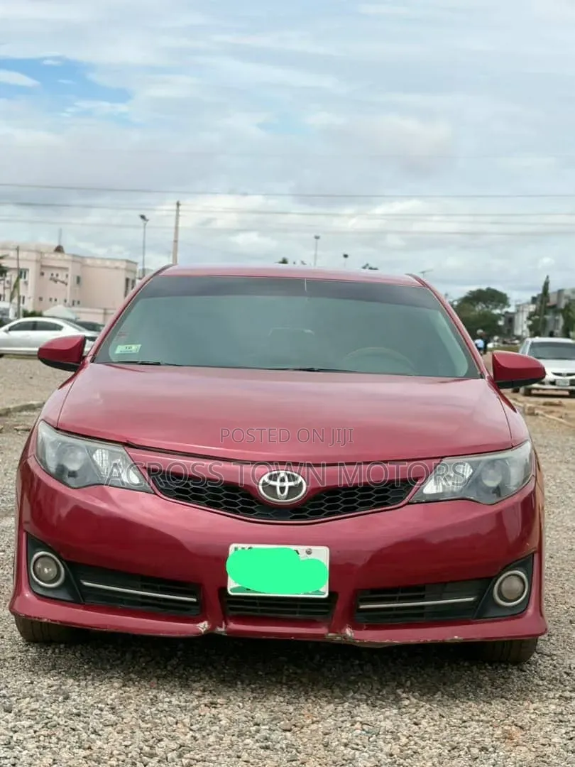 Toyota Camry SE 4dr Sedan (2.5L 4cyl 6A) 2013 Red