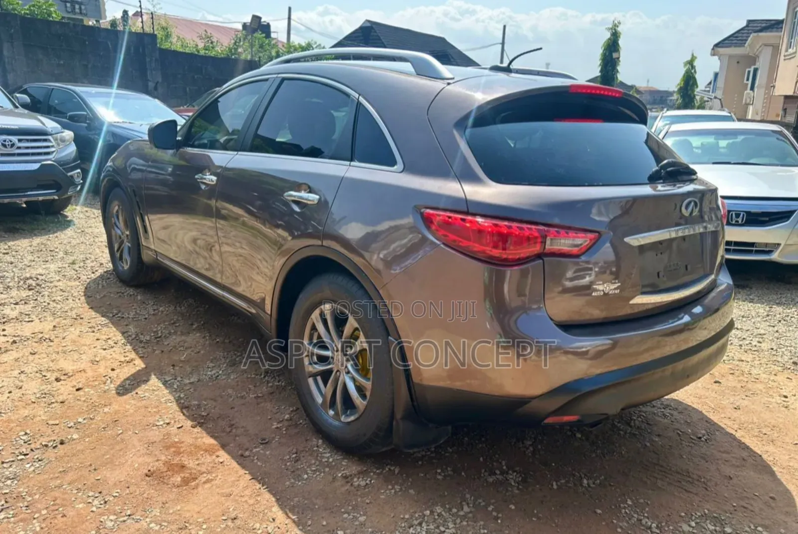 Infiniti FX35 Base 4x2 (3.5L 6cyl 7A) 2010 Brown