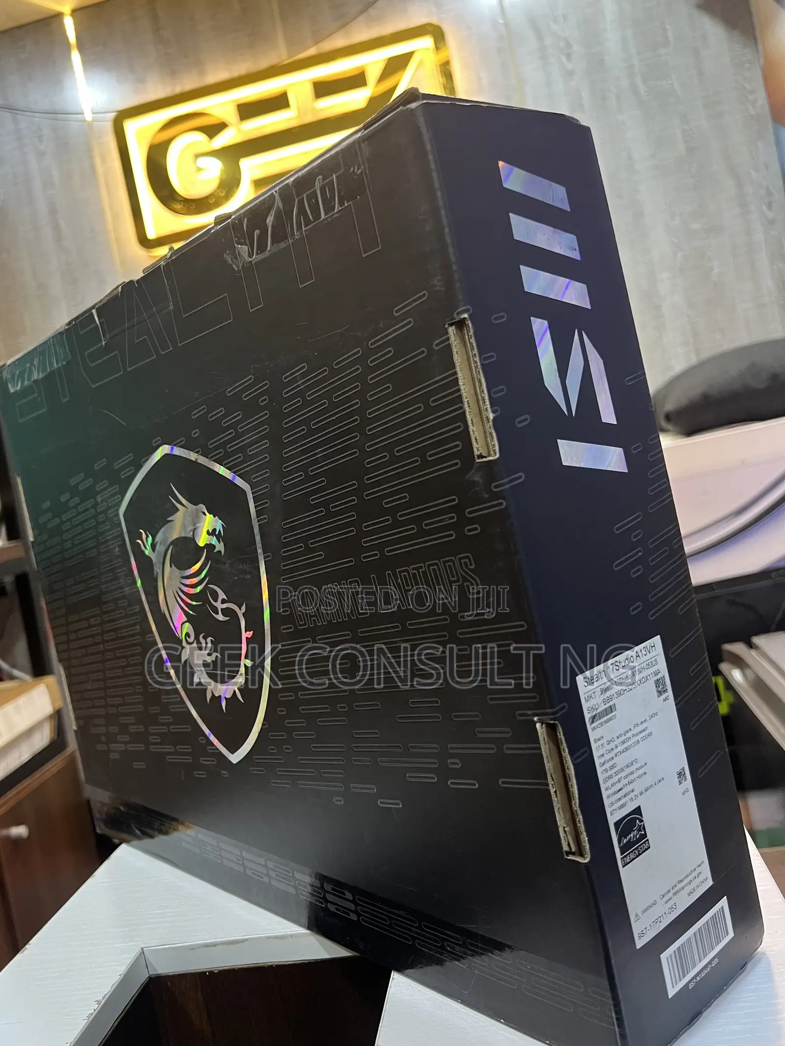 New Laptop MSI Stealth 17 Studio A13V 32GB Intel Core i9 SSD 1T