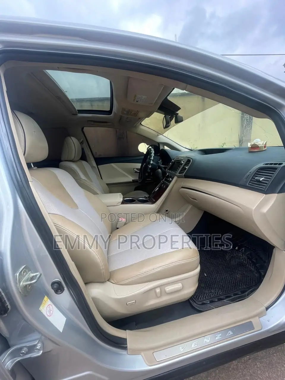 Toyota Venza 2010 Silver