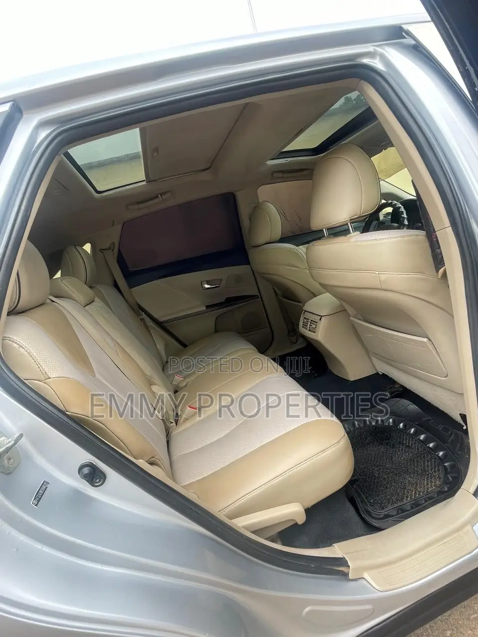 Toyota Venza 2010 Silver