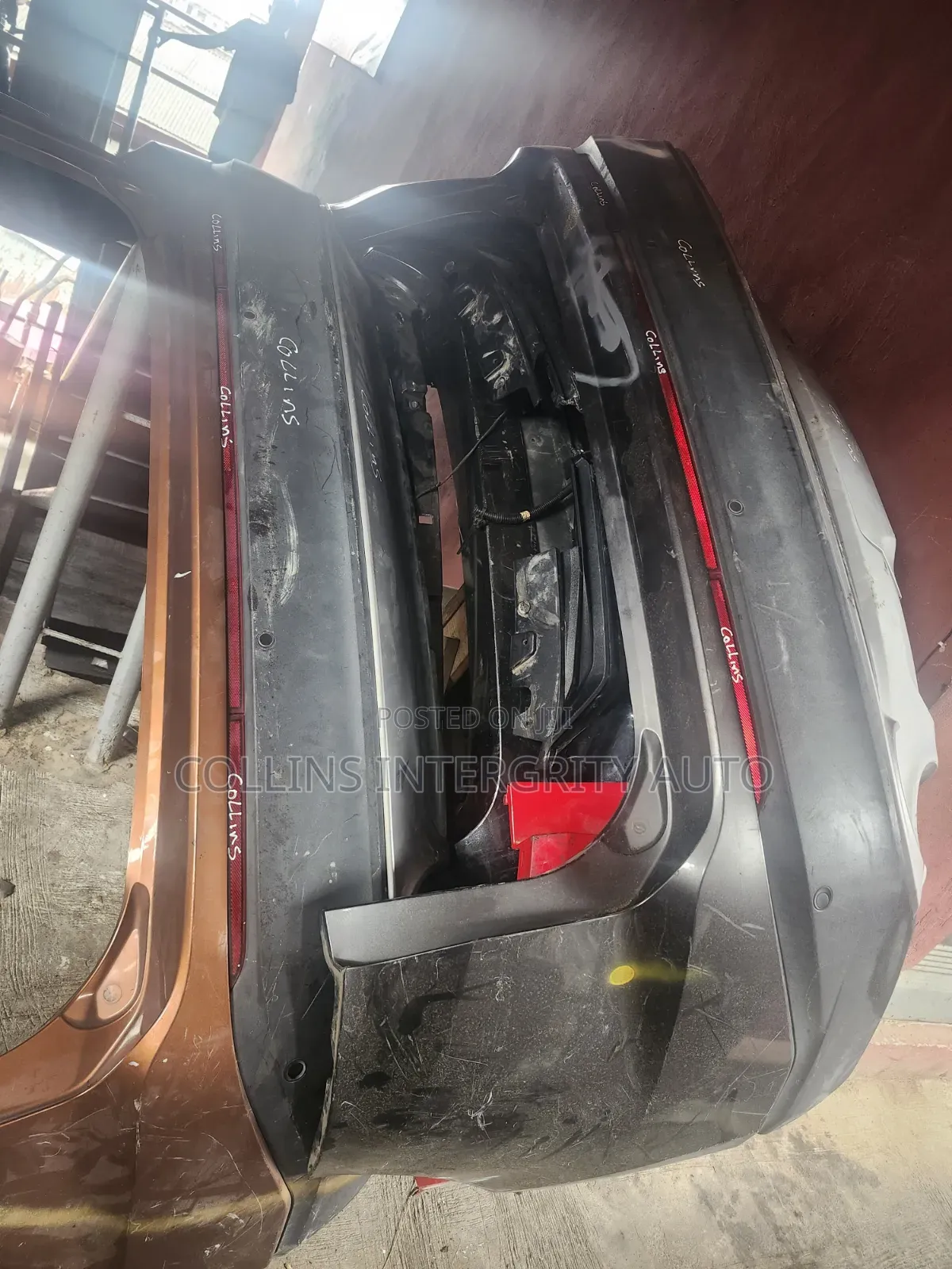 Complete Back Bumper Ford Edge 2015 to 2018 With Reflector Light