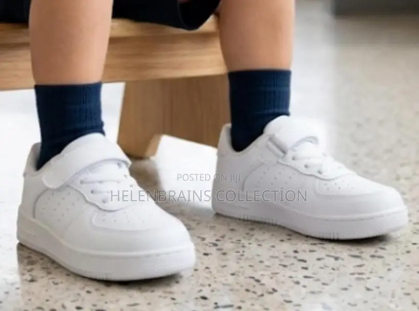 Sandeli School White Canvas With Lace and Strap