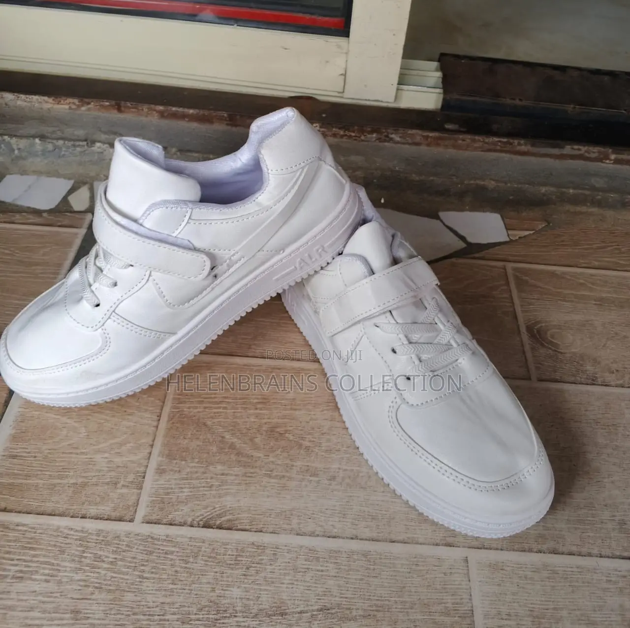 Sandeli School White Canvas With Lace and Strap