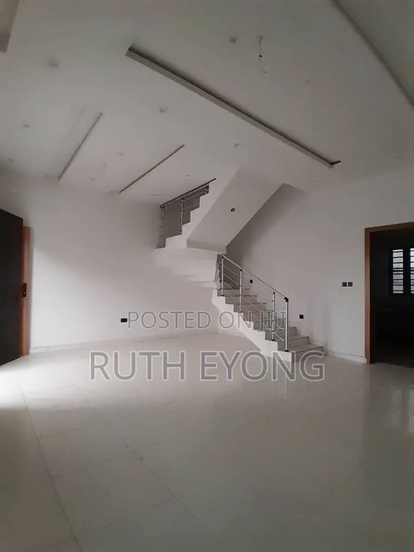 3bdrm Townhouse / Terrace in Within General Paint, Sangotedo for rent
