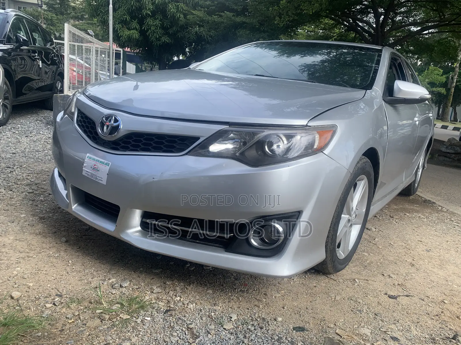 Toyota Camry SE 4dr Sedan (2.5L 4cyl 6A) 2013 Silver