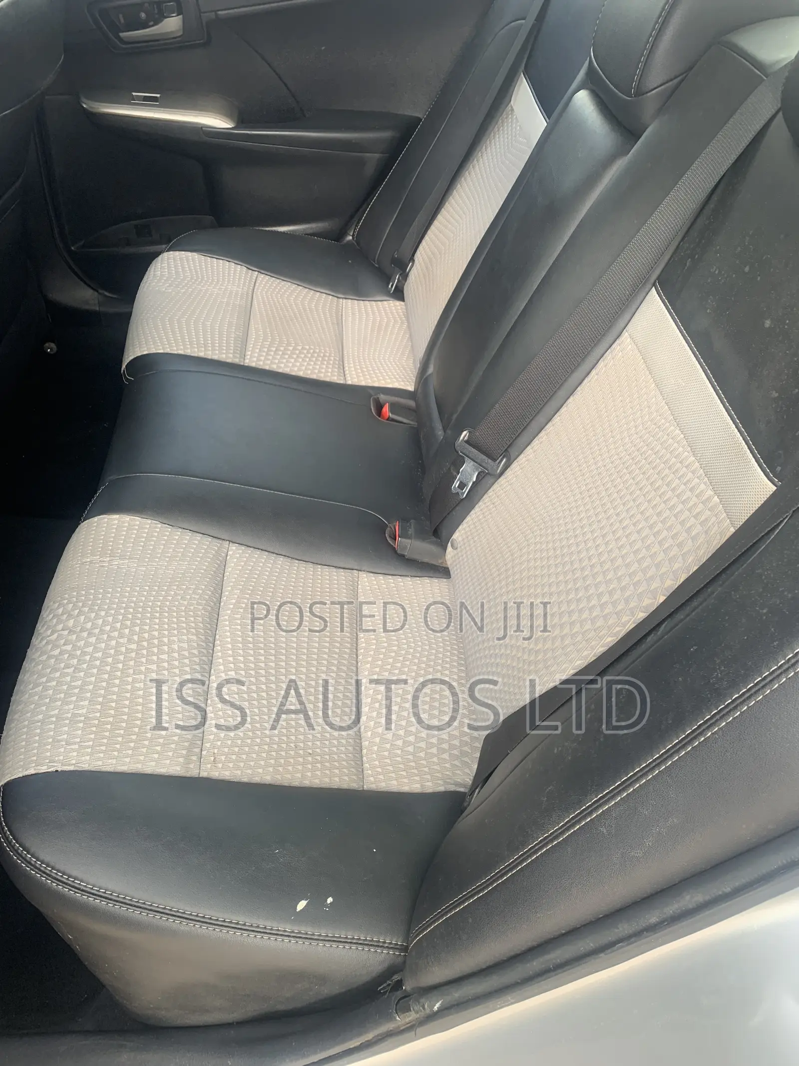Toyota Camry SE 4dr Sedan (2.5L 4cyl 6A) 2013 Silver