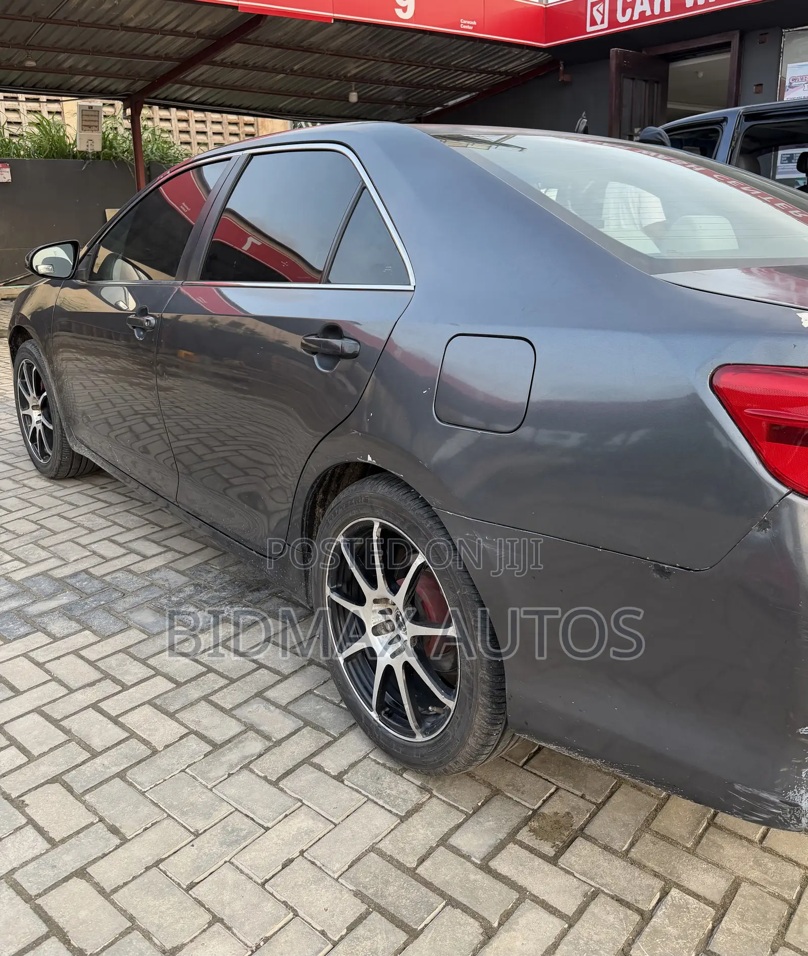 Toyota Camry LE 4dr Sedan (2.5L 4cyl 6A) 2013 Gray