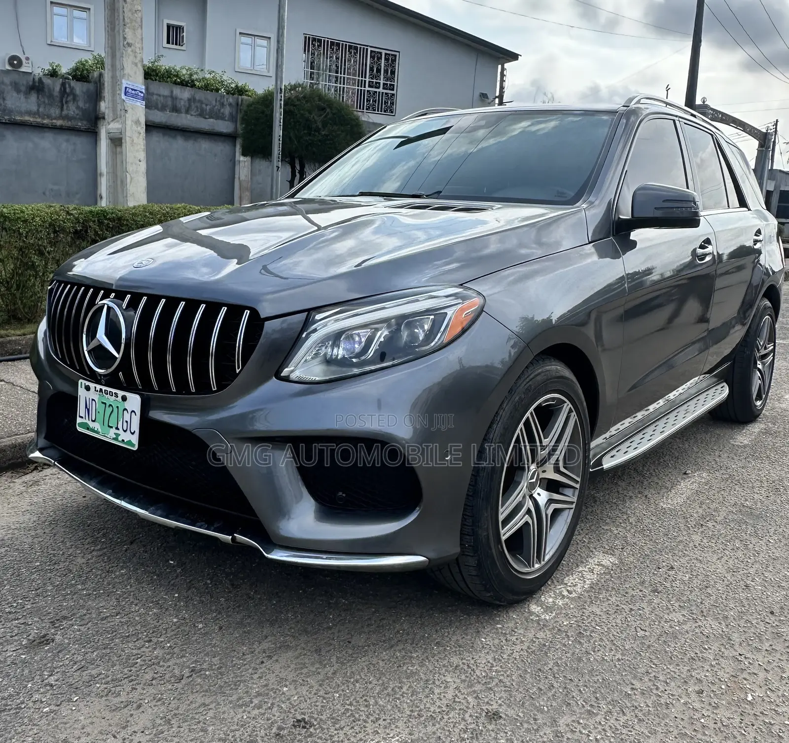 Mercedes-Benz C400 2017 Gray